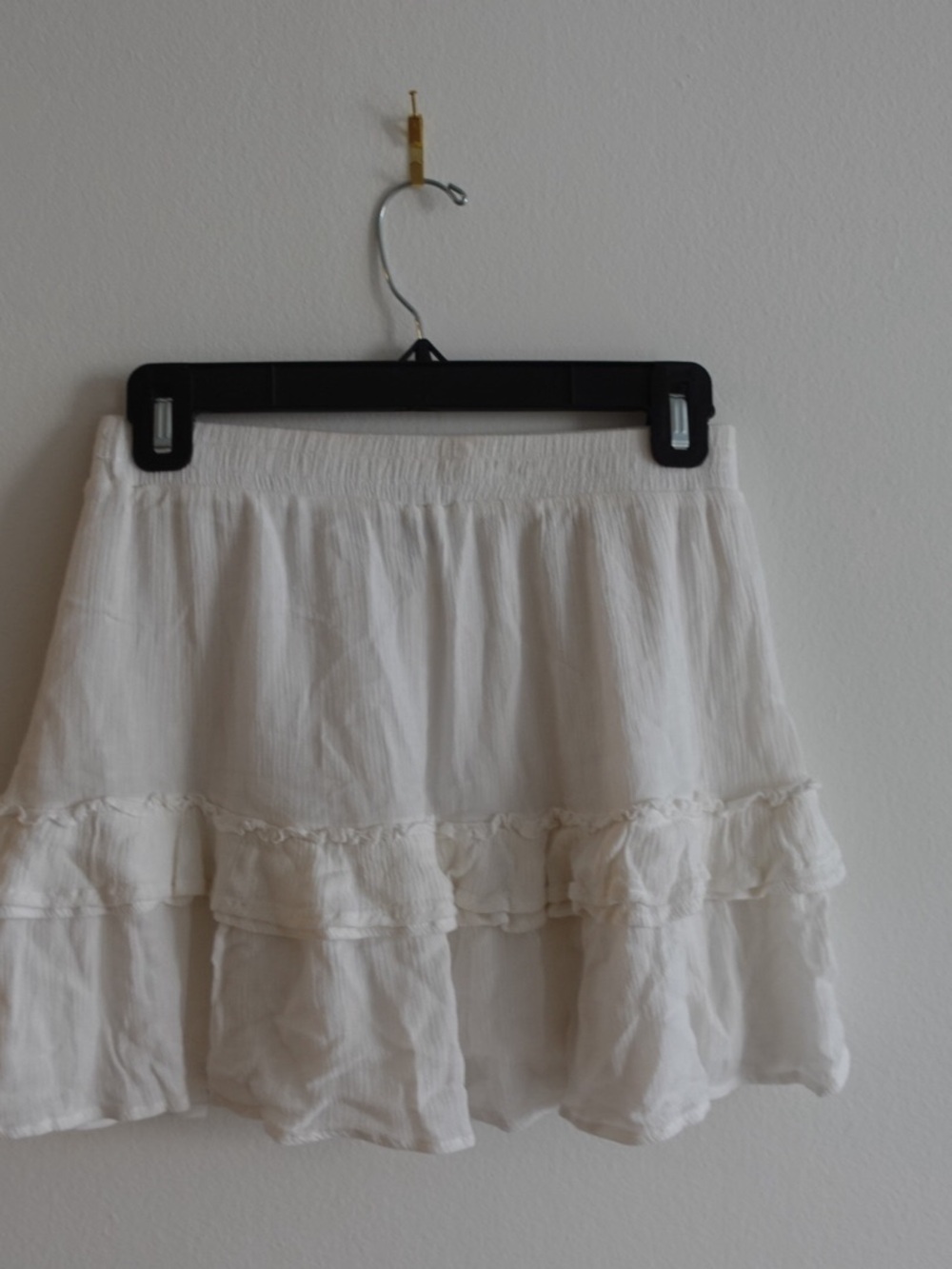 Storia White Ruffled Mini Skirt